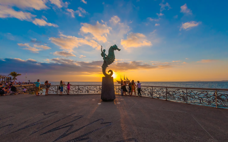México Puerto Vallarta Atardecer Caballito Malecon